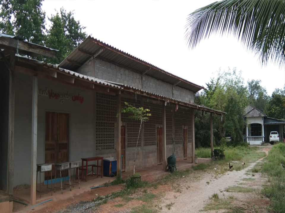 pondok-tok-ayah-perak-thailand-malaysia-dorm-pelajar-bahagian-depan-09